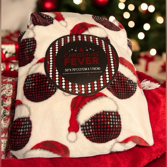 Christmas Disco ball with Santa Hat Blanket - Picture 7 of 7